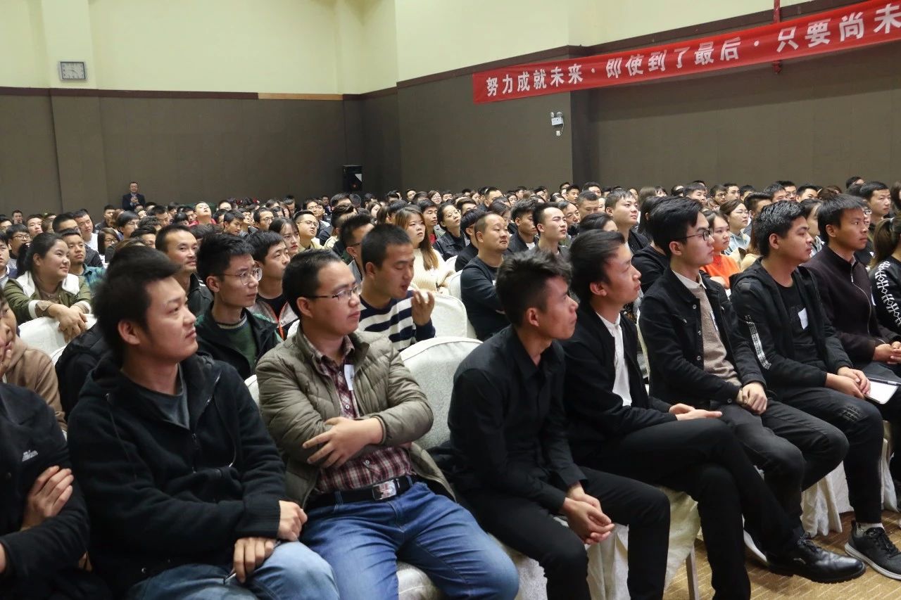 【峰光无限装饰】在交流中成长 在学习中前行——峰光集团“将帅特训营”圆满落幕