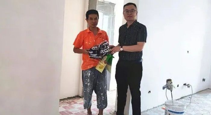 峰光无限装饰咸阳分公司· 炎炎夏日走进一线工地送清凉！